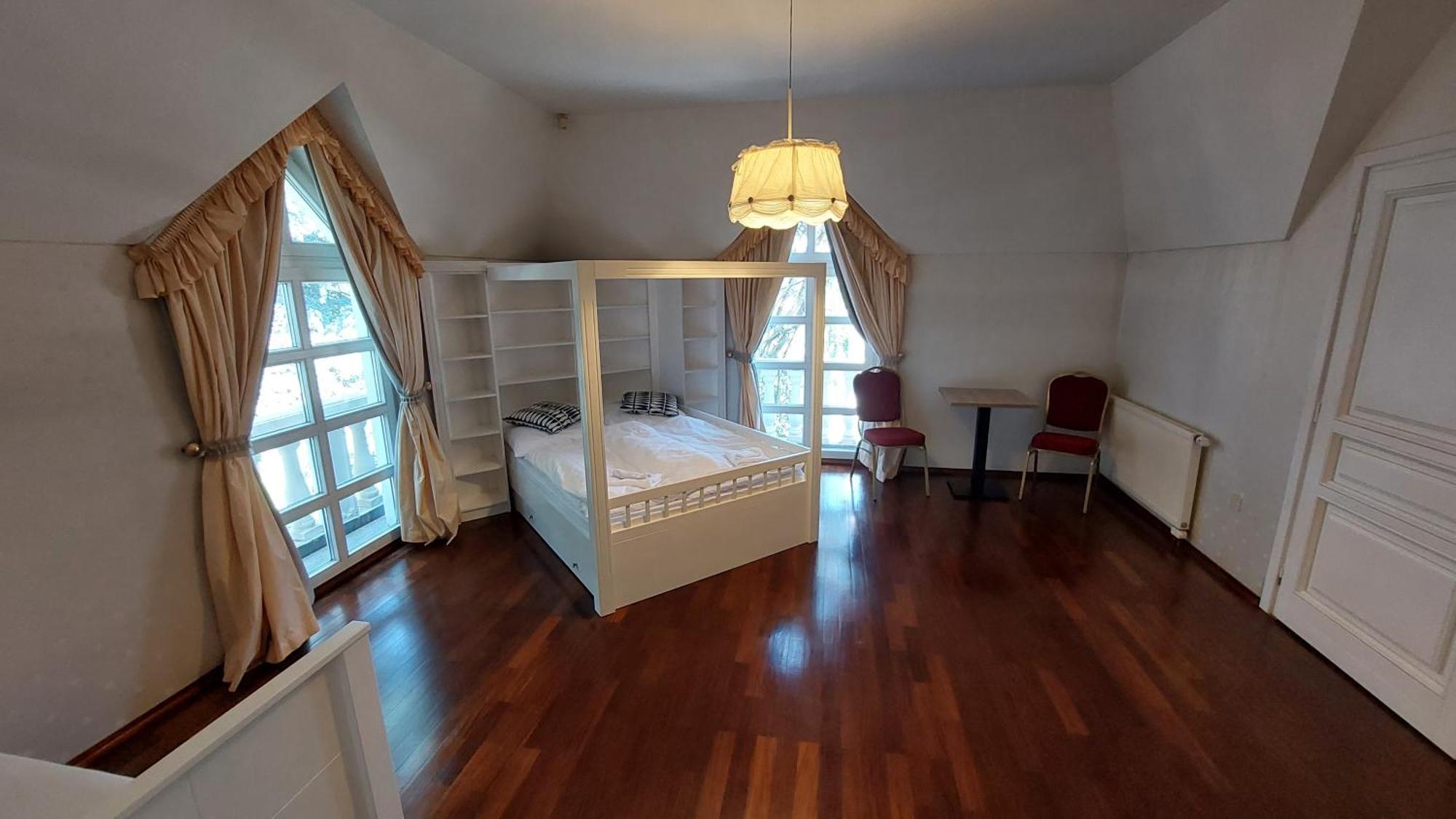 Castle Garden *** Apartment Szombathely Bilik gambar