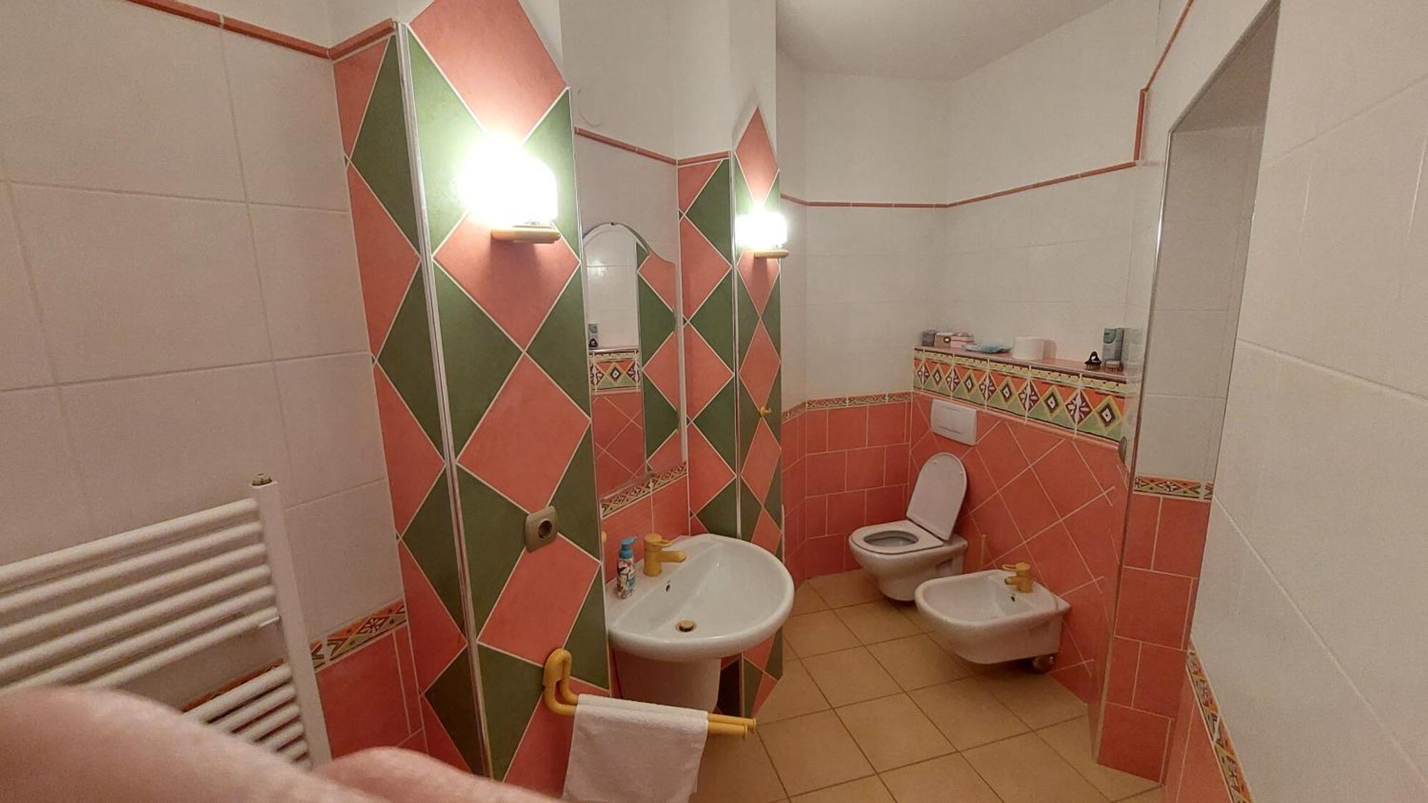 Castle Garden *** Apartment Szombathely Bilik gambar
