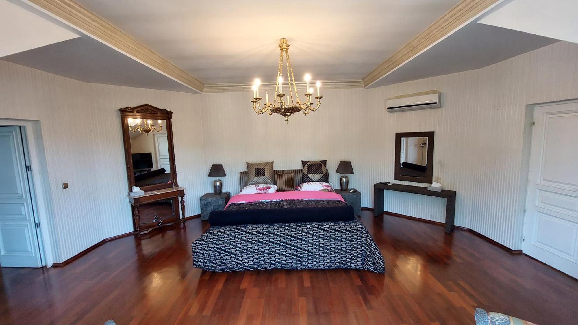 Castle Garden *** Apartment Szombathely Bilik gambar