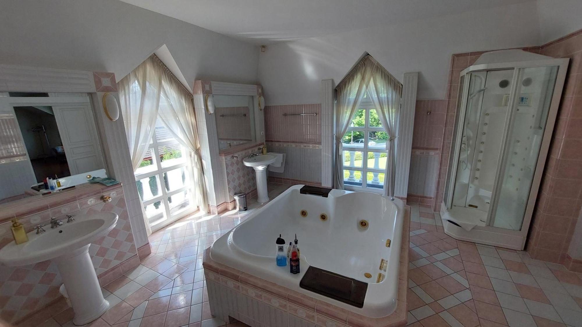 Castle Garden *** Apartment Szombathely Bilik gambar